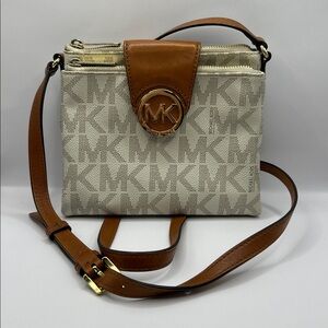 Signature Michael Kors Crossbody White Tan